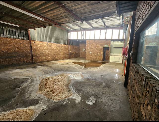 145M² WAREHOUSE TO LET IN WADEVILLE